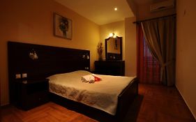 Pantheon Hotel & Suites
